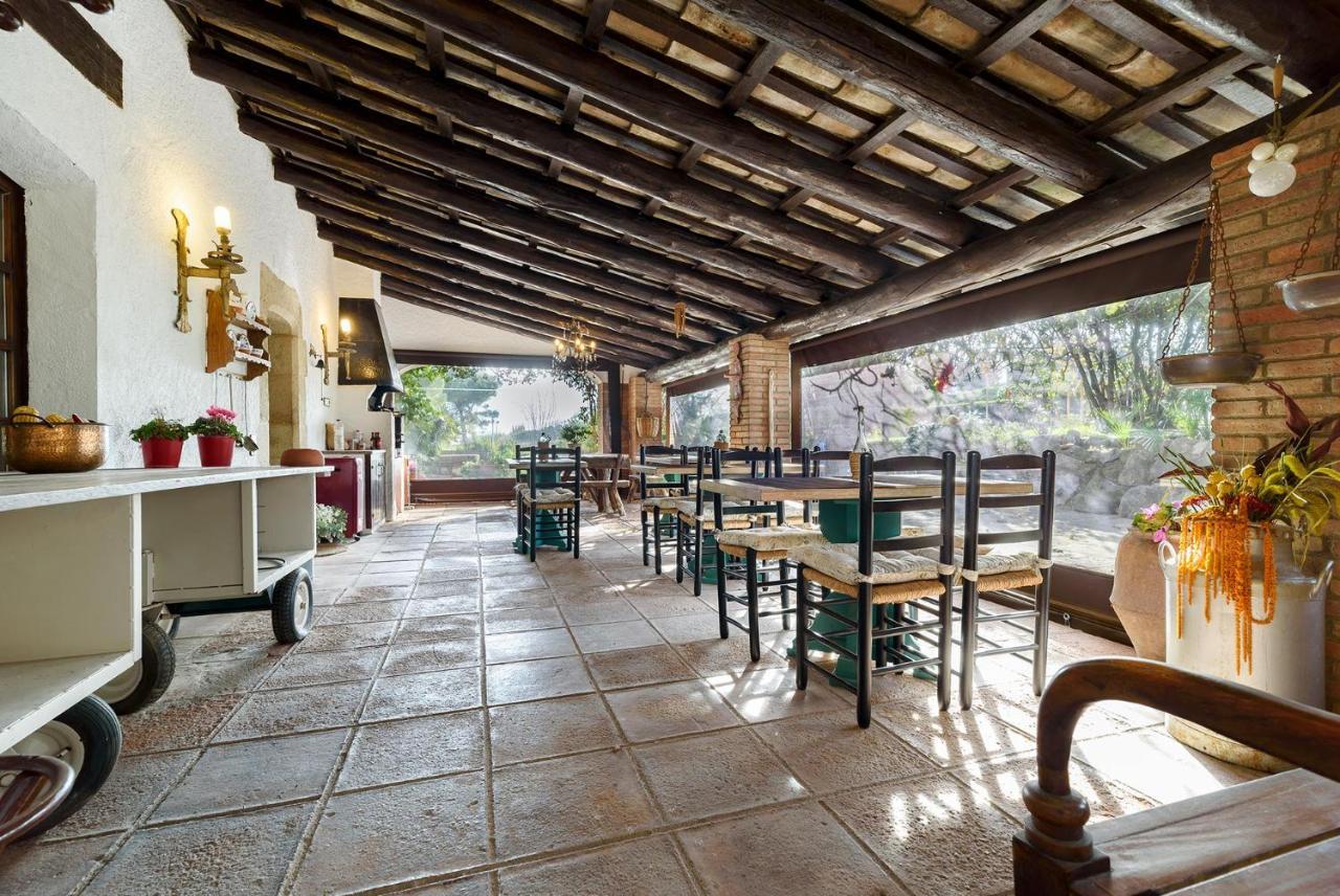 Masia Can Manent Del Bosc S XVIII Santa Eulalia de Ronsaná Exterior foto
