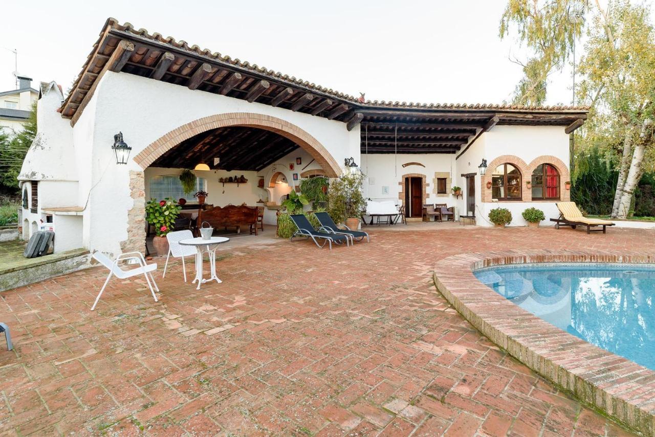 Masia Can Manent Del Bosc S XVIII Santa Eulalia de Ronsaná Exterior foto